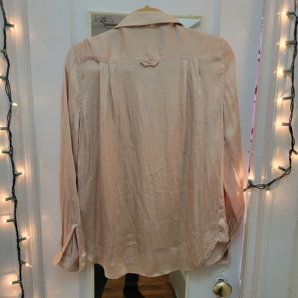Banana Republic Champagne Button-Up Satin Blouse Quiet Luxury Career Neutral - Picture 2 of 8